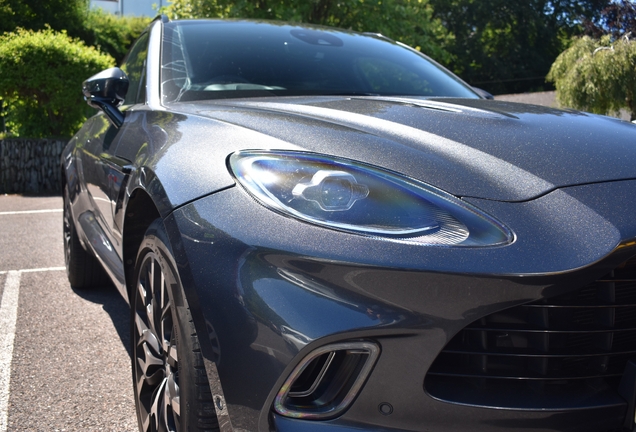 Aston Martin DBX