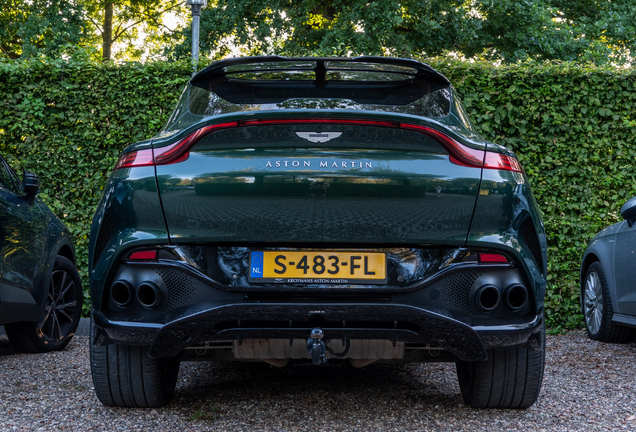 Aston Martin DBX707