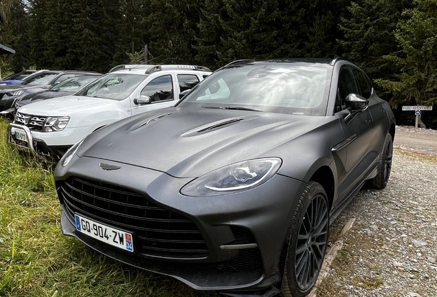 Aston Martin DBX707