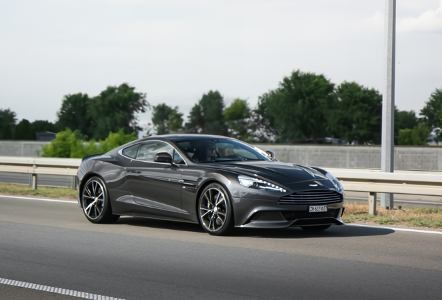 Aston Martin Vanquish 2013