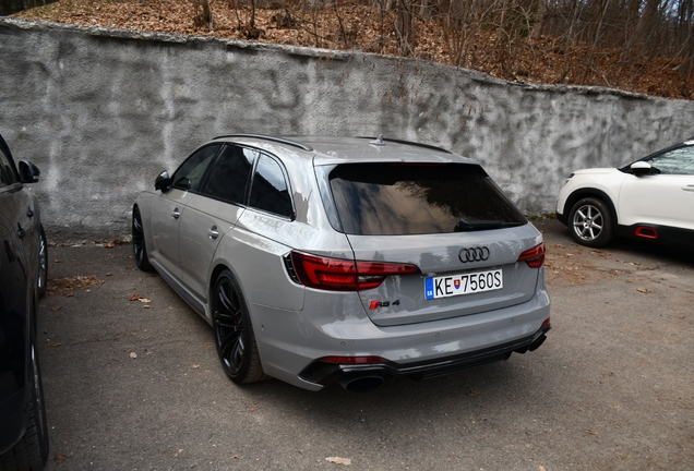 Audi RS4 Avant B9