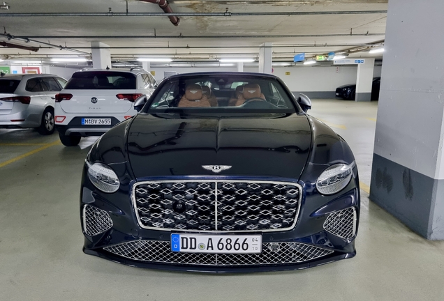 Bentley Continental GTC Mulliner 2025
