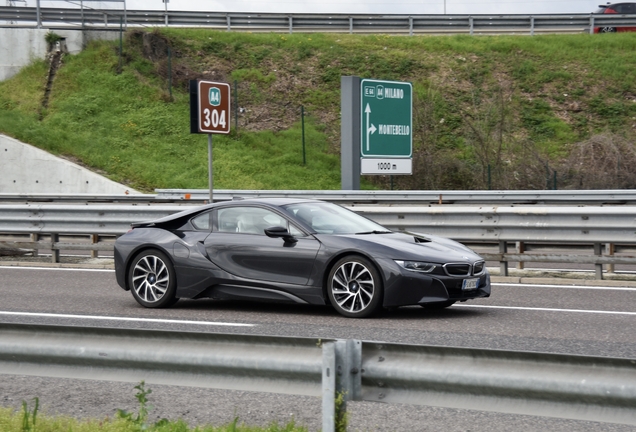 BMW i8