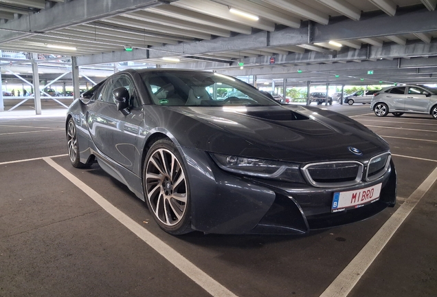 BMW i8