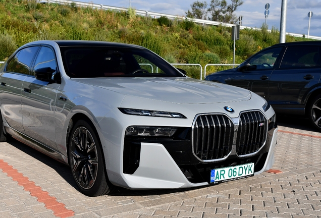 BMW M760e xDrive