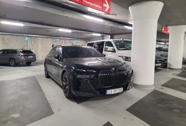BMW M760e xDrive