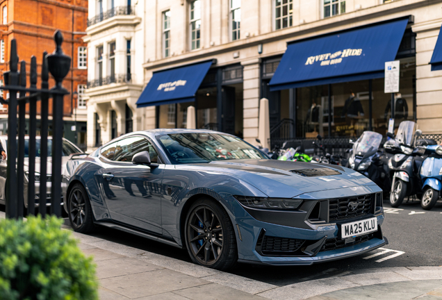 Ford Mustang Dark Horse 2024