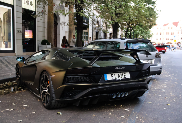 Lamborghini Aventador S LP740-4