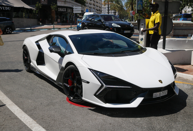 Lamborghini Revuelto