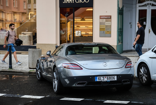 Mercedes-Benz SLS AMG
