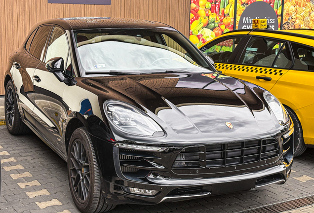 Porsche 95B Macan GTS