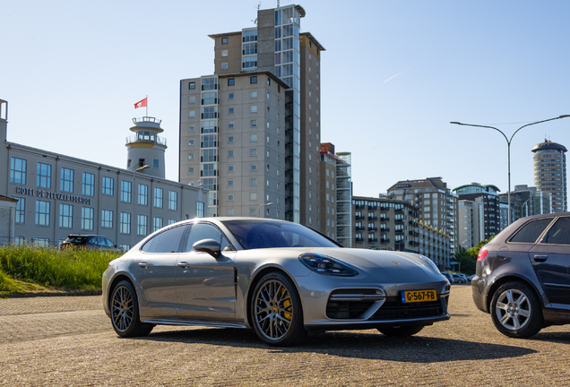 Porsche 971 Panamera Turbo
