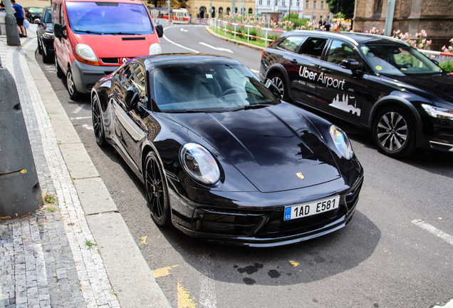 Porsche 992 Carrera 4 GTS