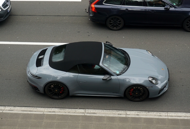 Porsche 992 Carrera 4 GTS Cabriolet