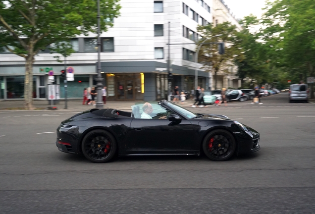 Porsche 992 Carrera 4 GTS Cabriolet