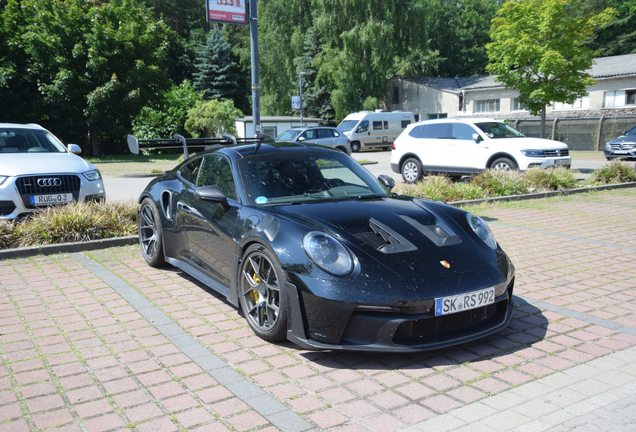 Porsche 992 GT3 RS Weissach Package