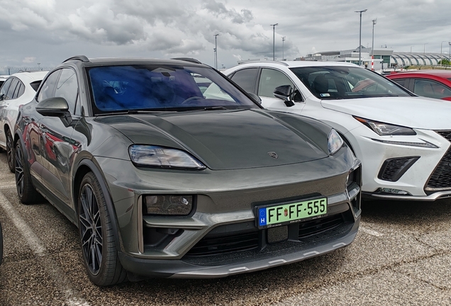 Porsche Macan EV Turbo