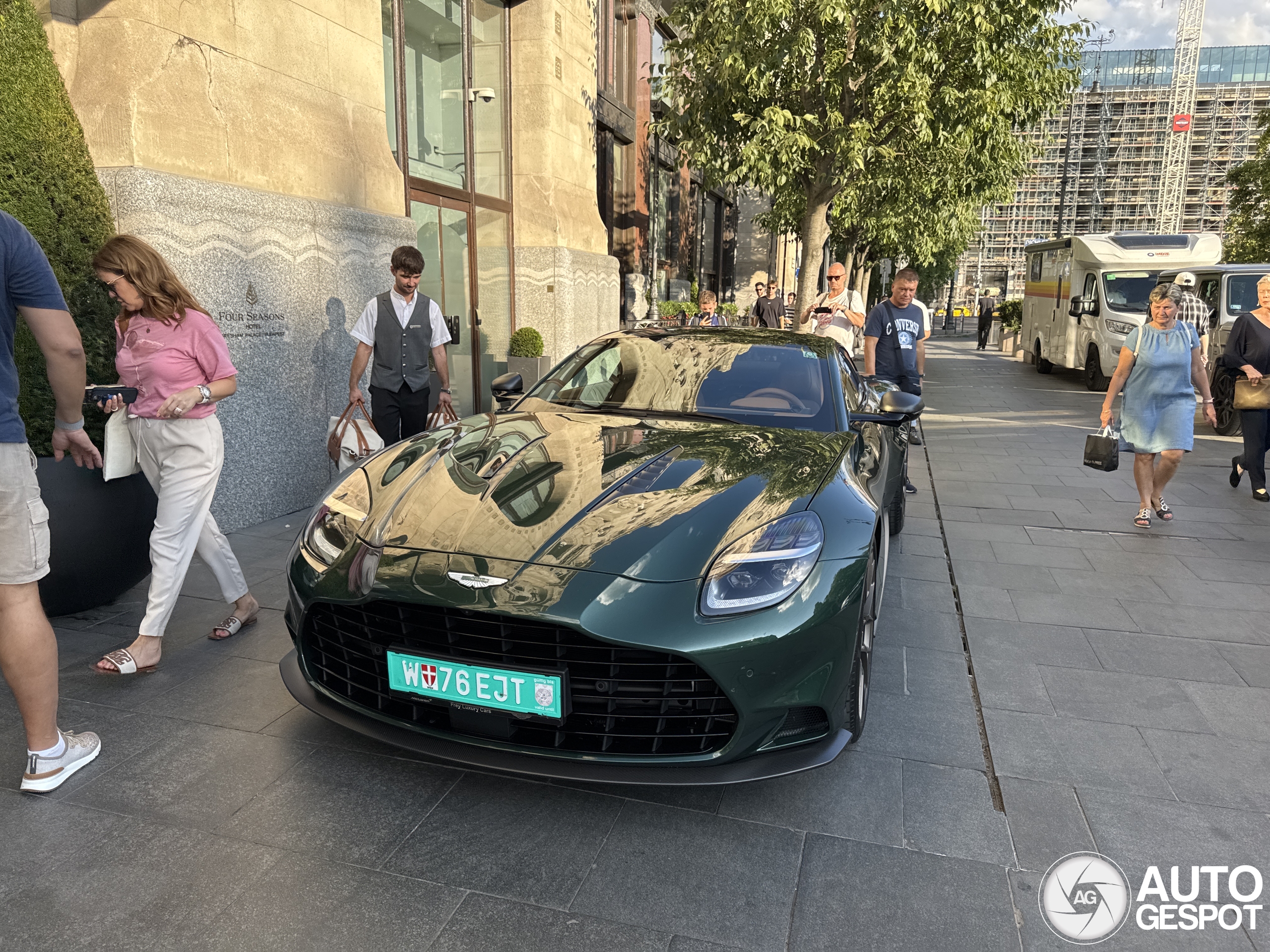 Aston Martin Vanquish 2025