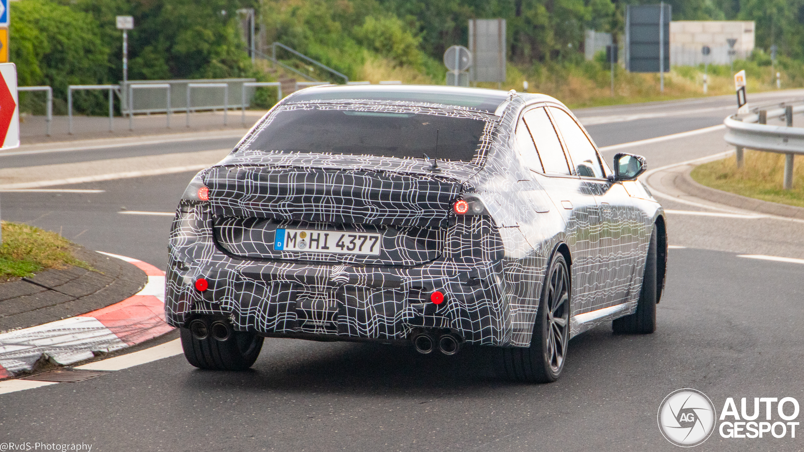 BMW M350 xDrive G50