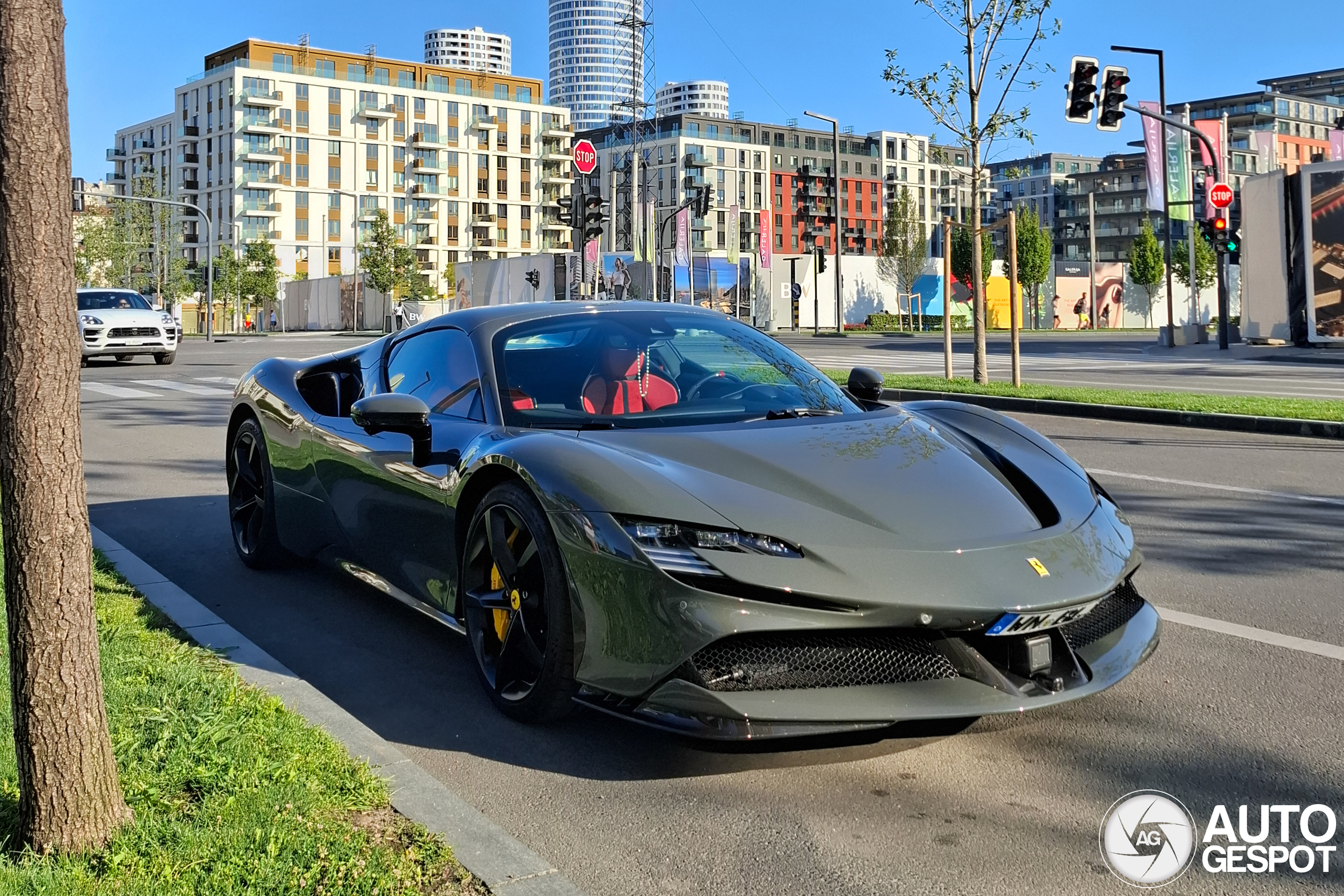 Ferrari SF90 Spider