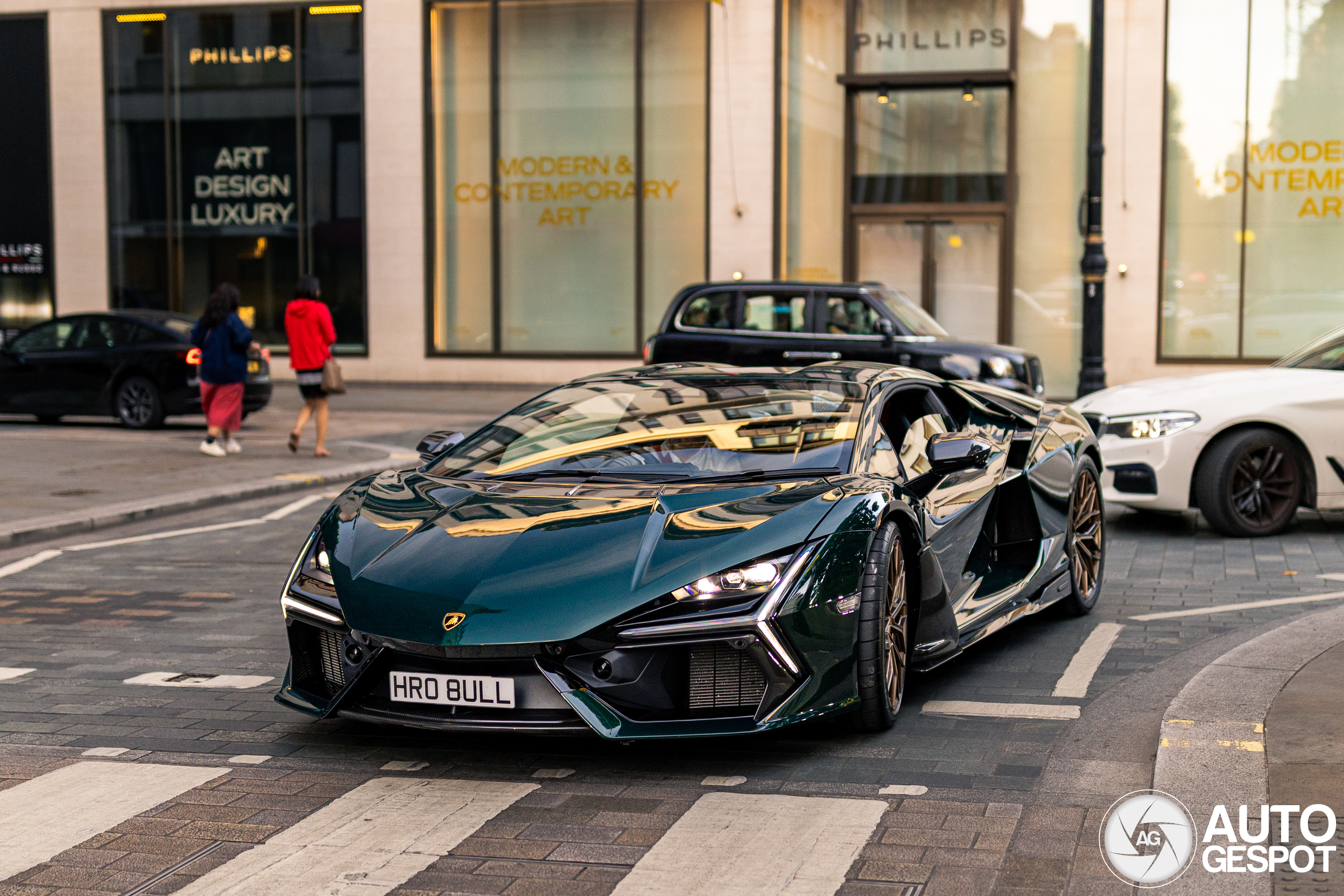 Lamborghini Revuelto