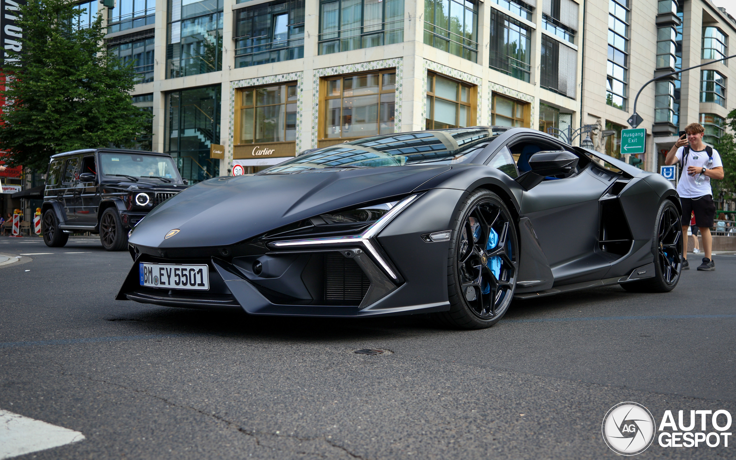 Lamborghini Revuelto