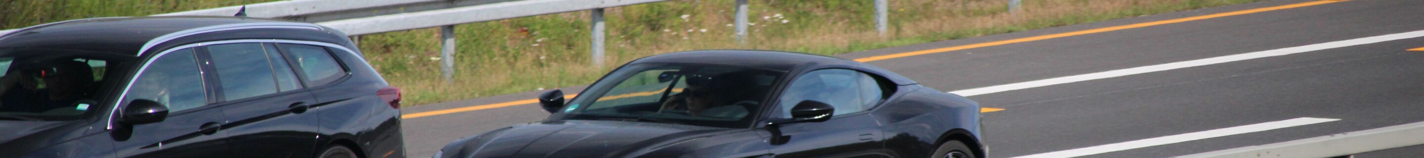 Aston Martin DB11 V8