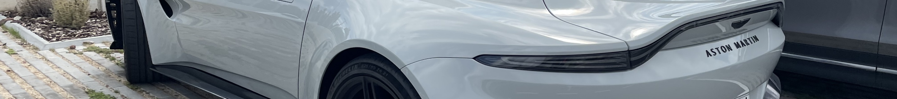 Aston Martin Vantage 2024