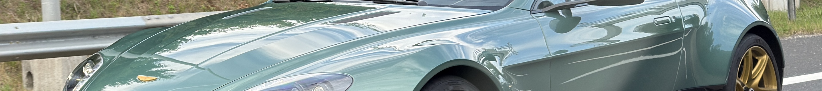 Aston Martin Vantage GT8