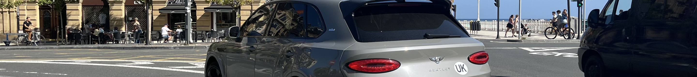 Bentley Bentayga Hybrid 2021 First Edition