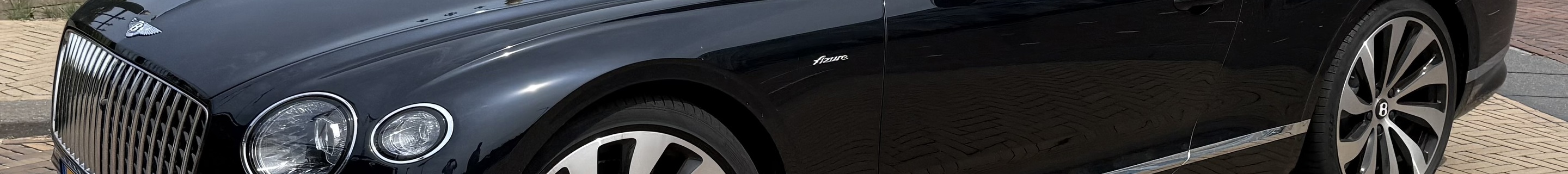Bentley Continental GT V8 Azure 2024