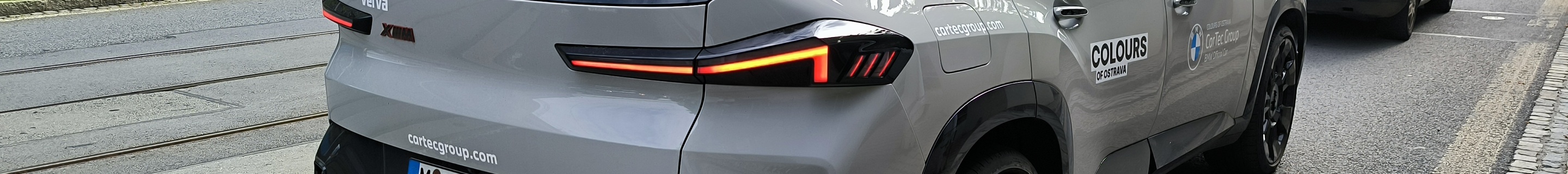 BMW XM G09 Label Red