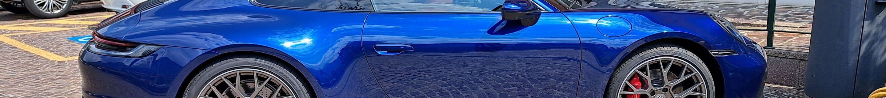 Porsche 992 Carrera 4S