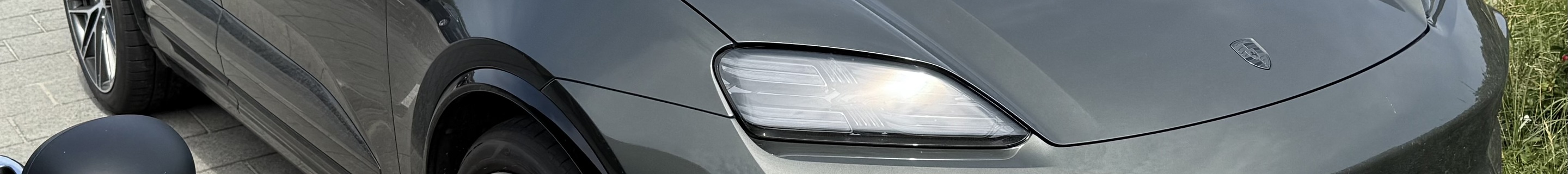 Porsche Macan EV Turbo