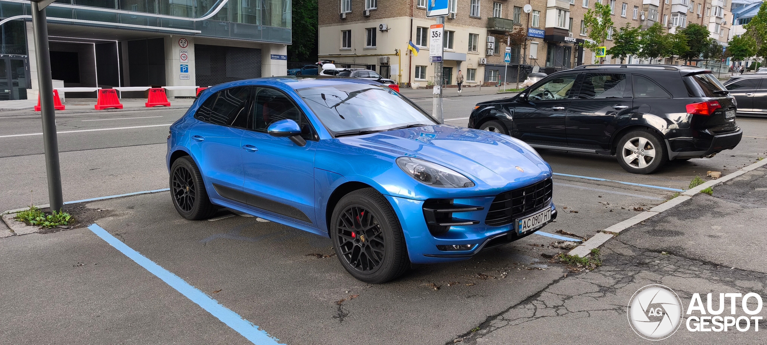 Porsche 95B Macan GTS