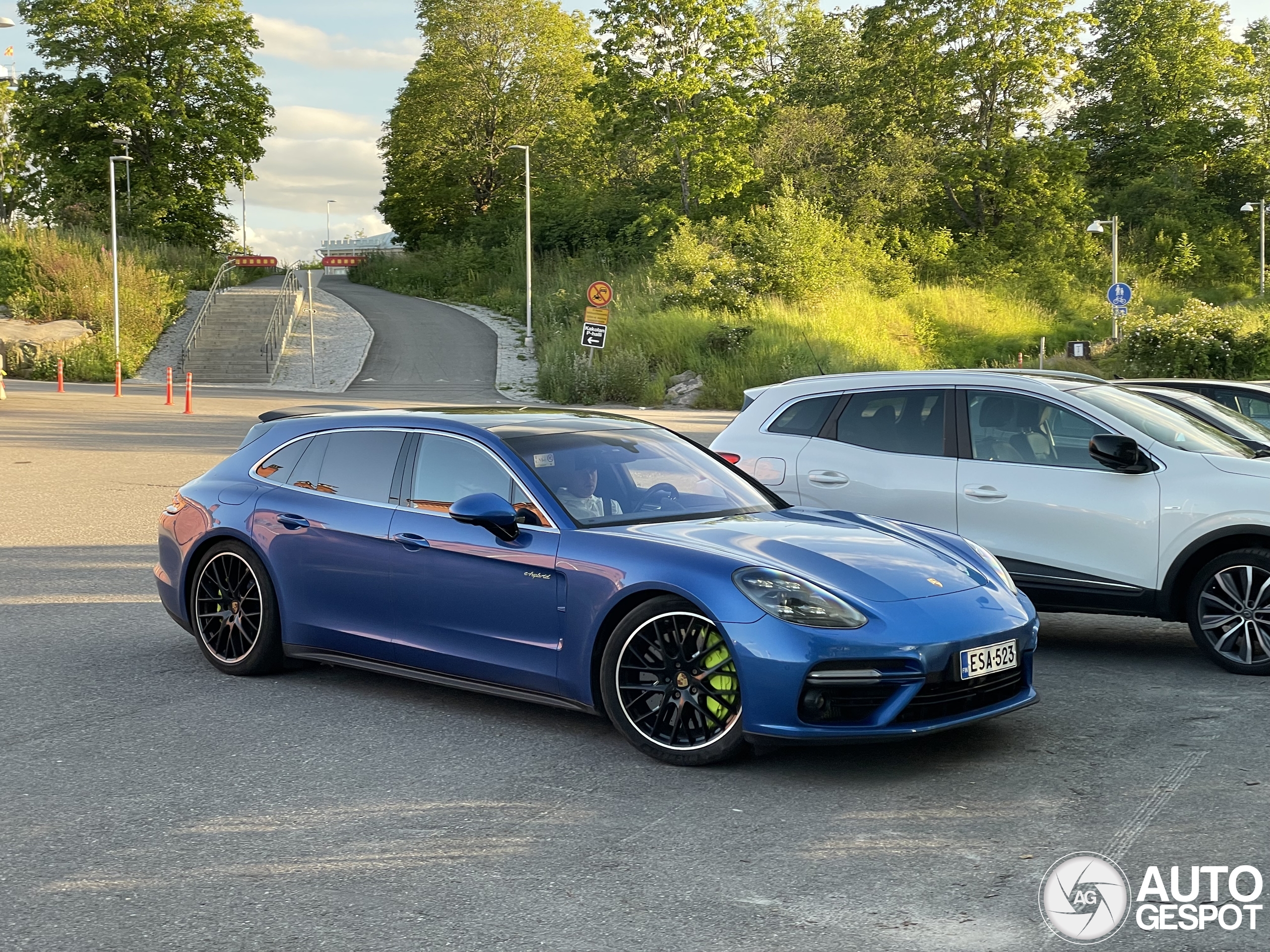 Porsche 971 Panamera Turbo S E-Hybrid Sport Turismo MkI