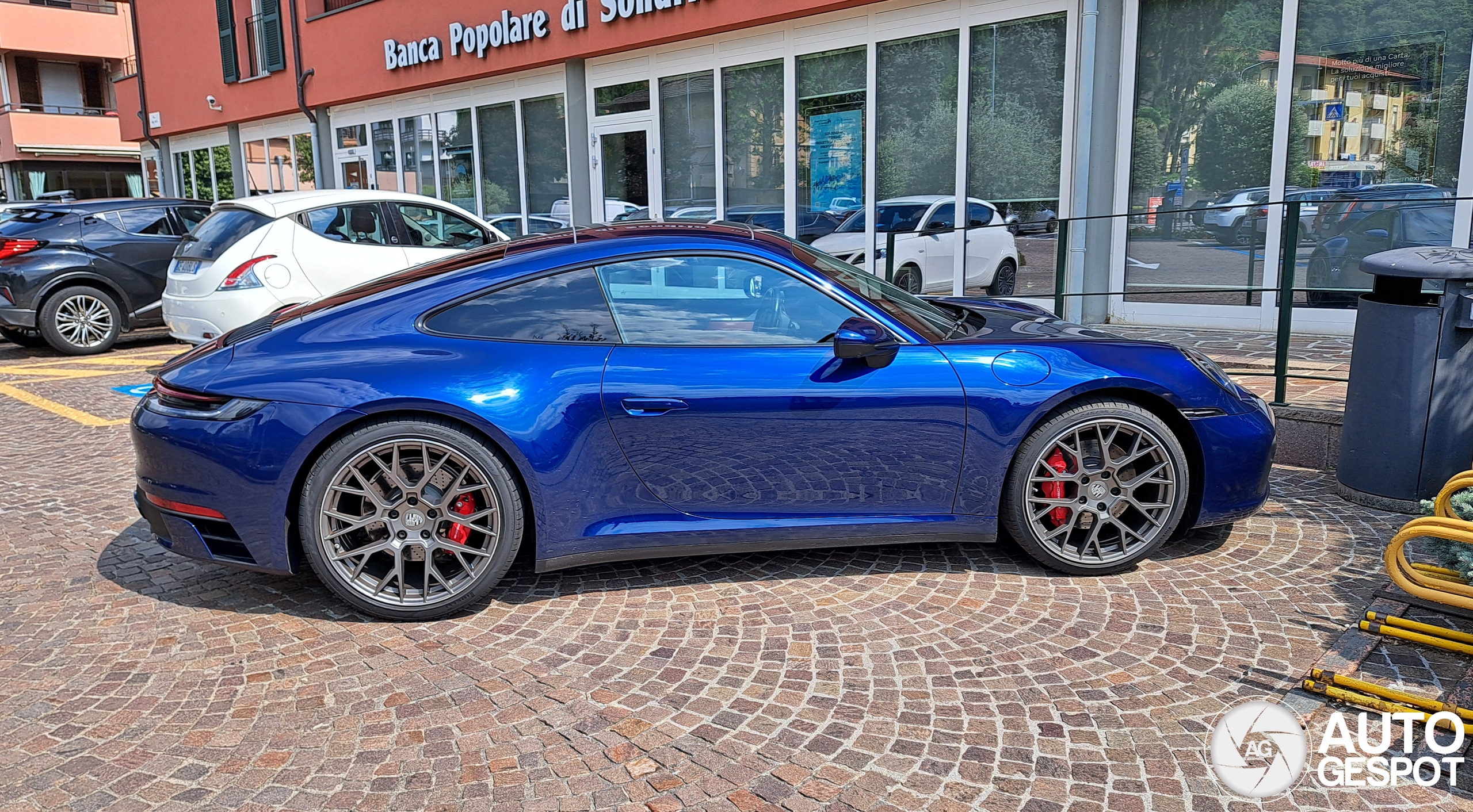 Porsche 992 Carrera 4S