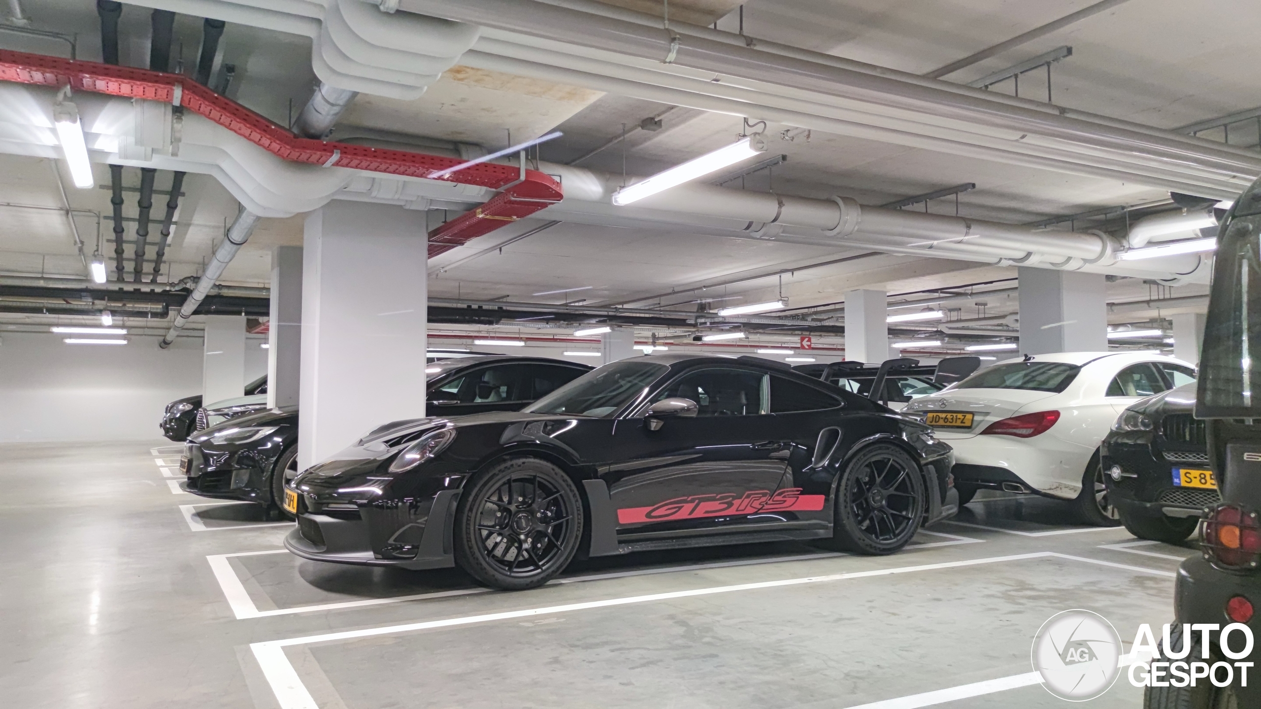 Porsche 992 GT3 RS Weissach Package