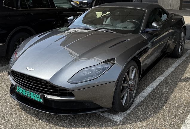 Aston Martin DB11 V8 Volante