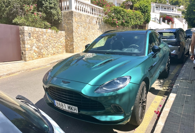 Aston Martin DBX