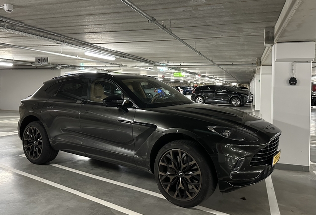 Aston Martin DBX