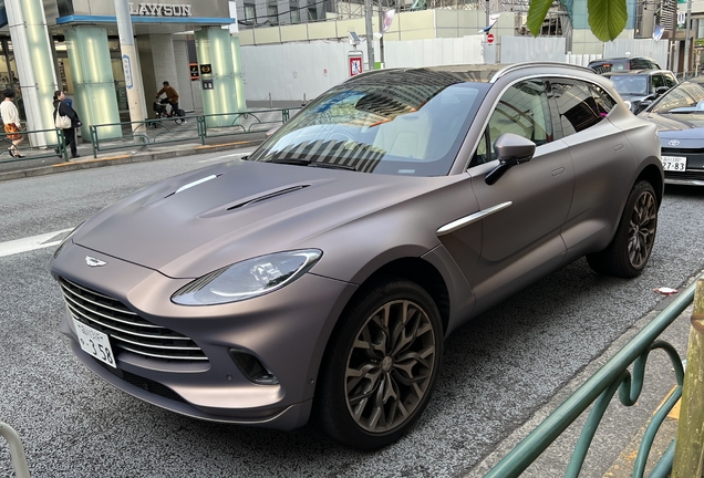 Aston Martin DBX