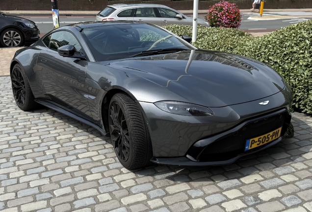 Aston Martin V8 Vantage 2018