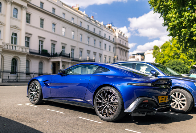 Aston Martin V8 Vantage 2018