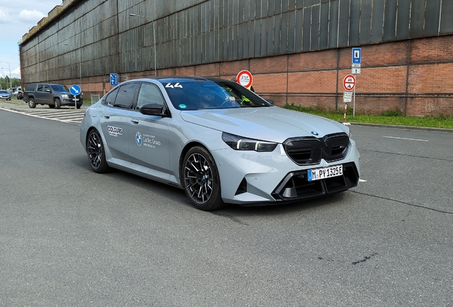 BMW M5 G90