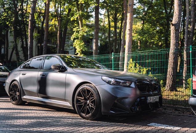 BMW M5 G90