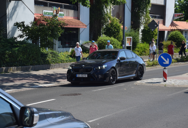 BMW M5 G90