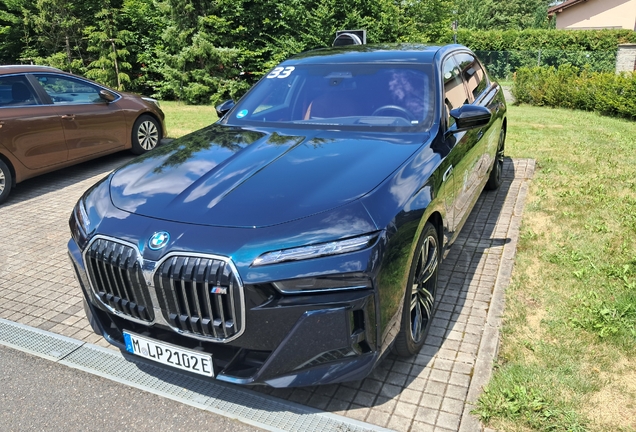 BMW M760e xDrive