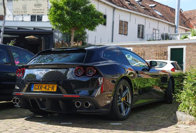 Ferrari GTC4Lusso