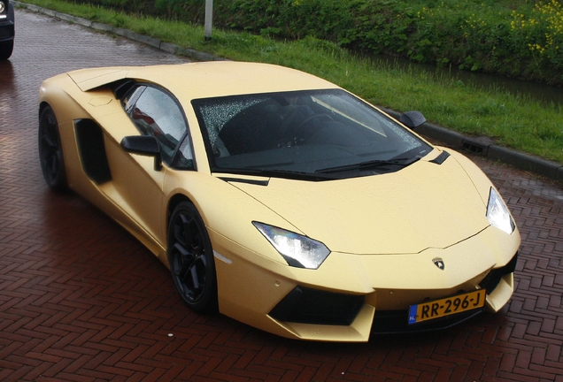 Lamborghini Aventador LP700-4
